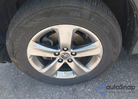 2015 Toyota Rav4 Xle z USA, uszkodzony, nr VIN JTMWFREV2FJ051794